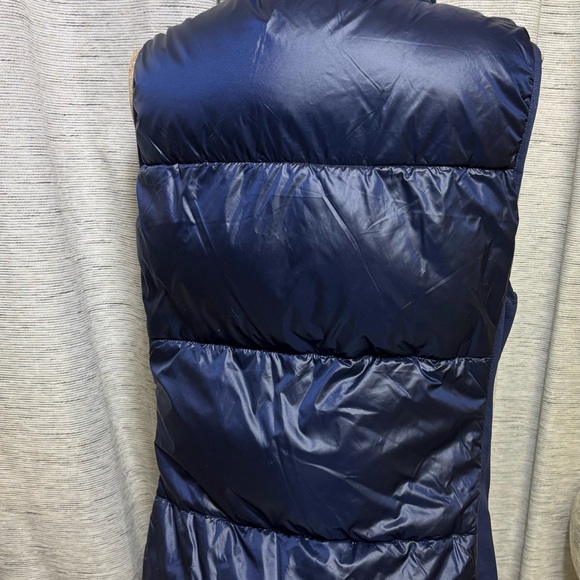 ‘Fabletics” Women's Navy Blue Puffer Vest size M/L - Picture 5 of 5